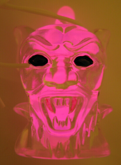 Monster-Light Knicklicht  Dracula pink  inkl. Halsband