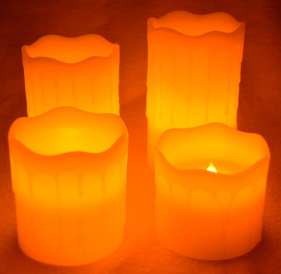 LED Echtwachskerzen 4er Set mit Fernbedienung / weiß