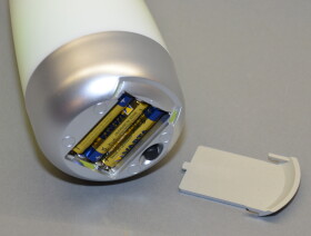 LED Tischleuchte mit 1 LED und automatischem Farbwechsel / Batteriebetrieb