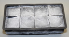 XXL Eiswürfelform aus Silikon für acht riesige Eiswürfel / 5x5cm in Würfelform