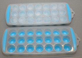 Eiswürfelform aus Kunststoff/Silikon für 21 Eiswürfel wiederverwendbar div. Farben