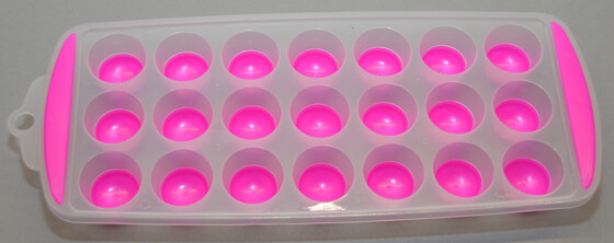 Eiswürfelform aus Kunststoff/Silikon für 21 Eiswürfel wiederverwendbar / rosa
