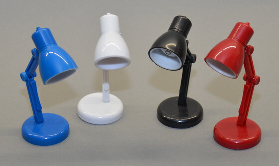 LED Leselampe Klemmleuchte Leseleuchte im Retro Look inkl. Batterien in vier Farben