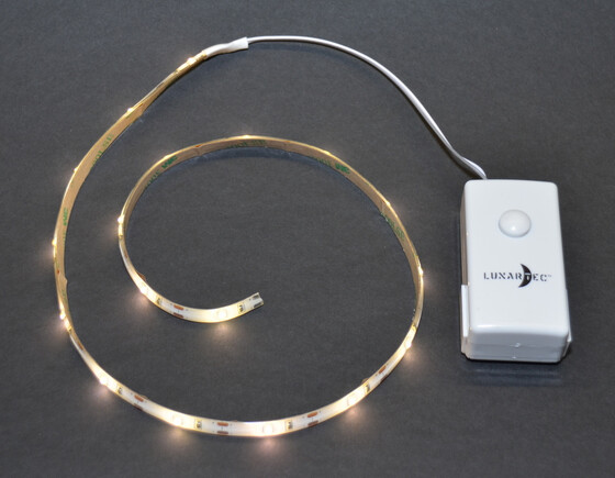 LED Streifen selbstklebend 60cm mit 18 Power LEDs, 160 Lumen und Batteriebetrieb
