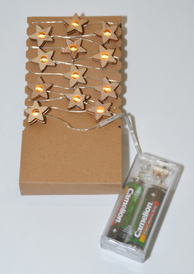 LED Lichterkette aus 20 Holzsternen mit Geschenkverpackung und Batteriebetrieb