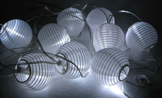 Solar LED Lichterkette mit Mini-Lampions