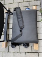 Behr Feeder-Sitz Deluxe mit Rückenlehne mit kleinem Fehler