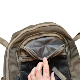 Back Pack de Luxe von Behr mit kleinem Fehler an einem Reißverschluss