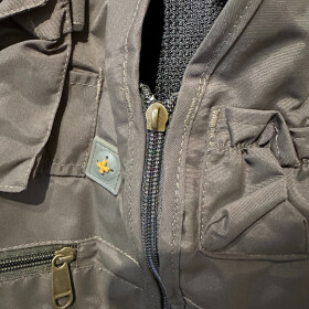 Behr Anglerweste mit vielen Taschen Größe XXXL mit kleinem Fehler am RV